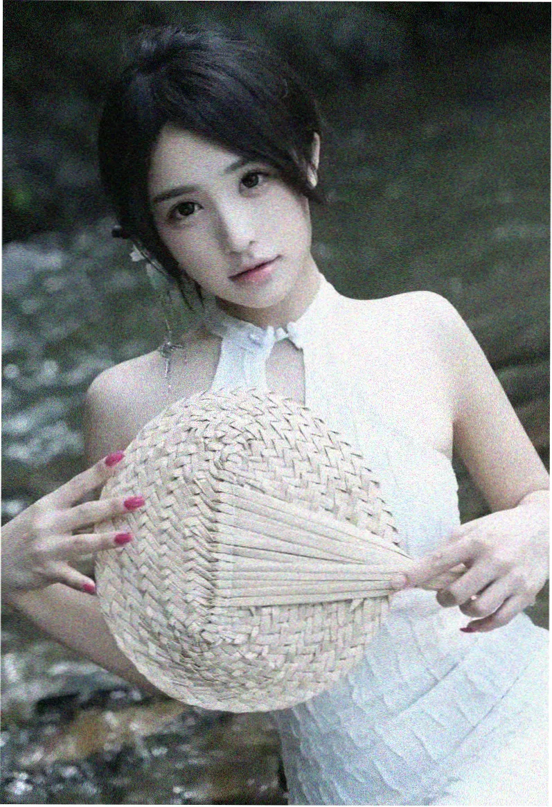总裁的隐藏身份短剧封面